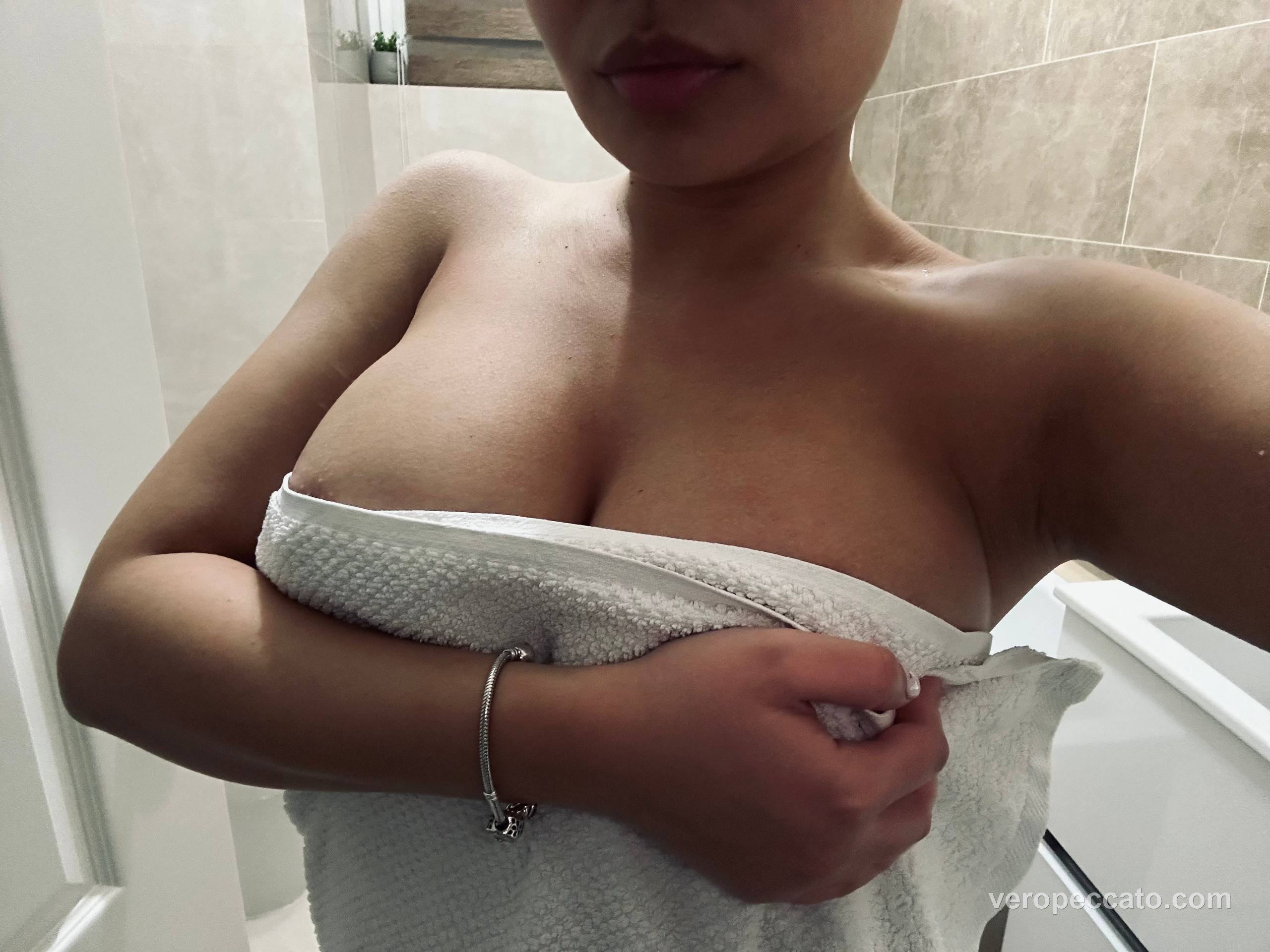 Vero Peccato lingerie cam girl italiana